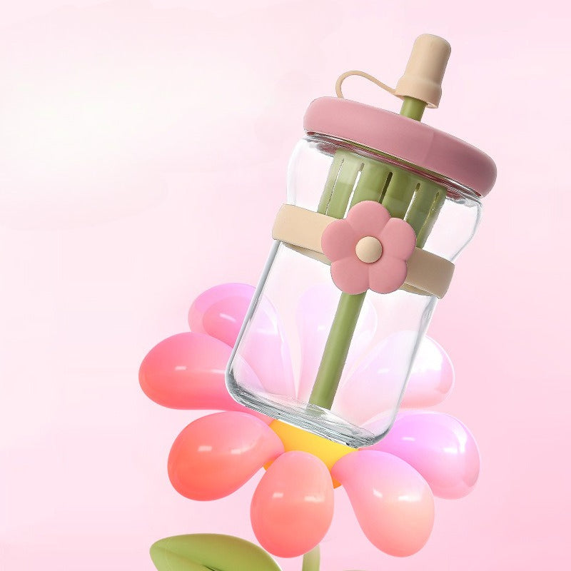 كوب زجاجي كبير - تصميم زهرة وماصة (700 مل)