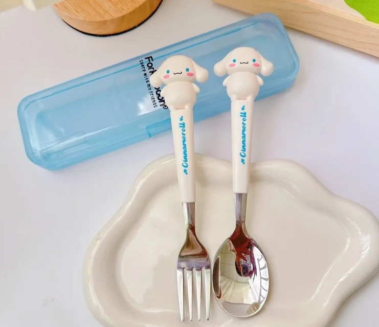 طقم الملعقة والشوكة المحمول بشخصيات سانريو