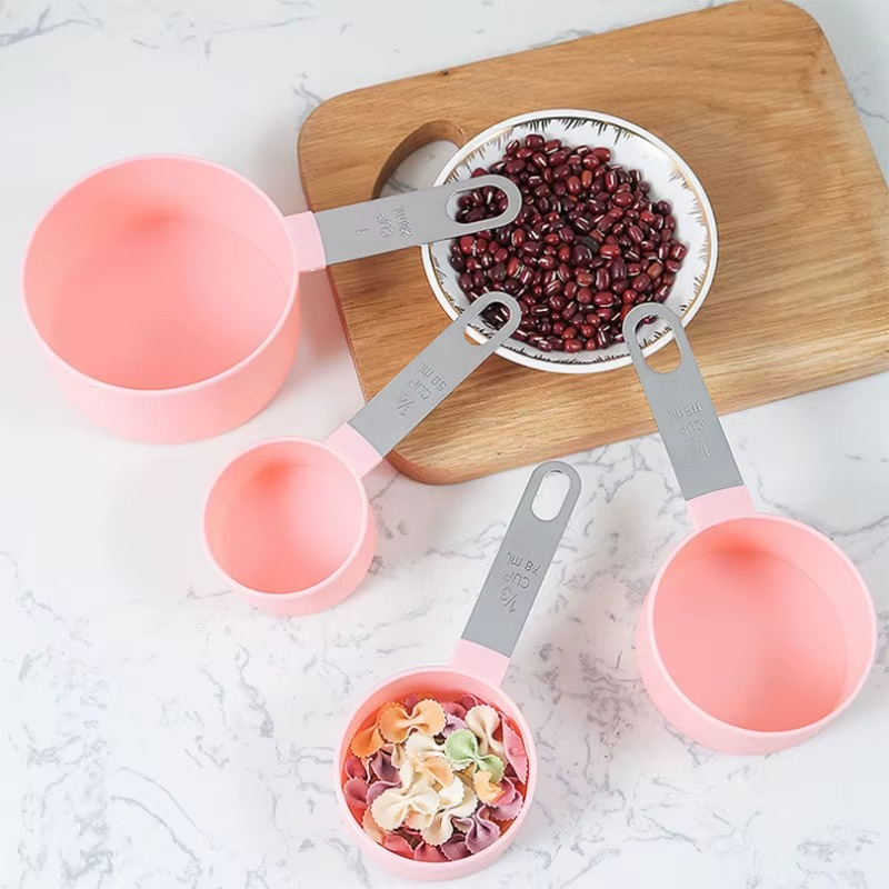 طقم معايير 8 قطع (أكواب وملاعق) بمقابض استانلس – سر نجاح وصفاتك في دقة المقادير