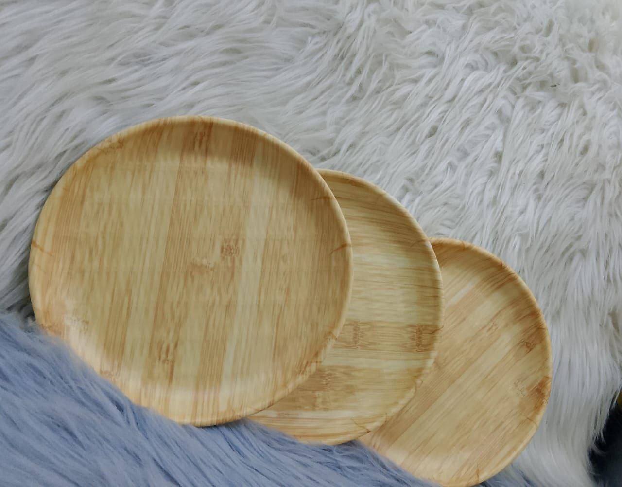 أطباق تقديم بتصميم الخيزران – لمسة طبيعية دافية لمائدتك