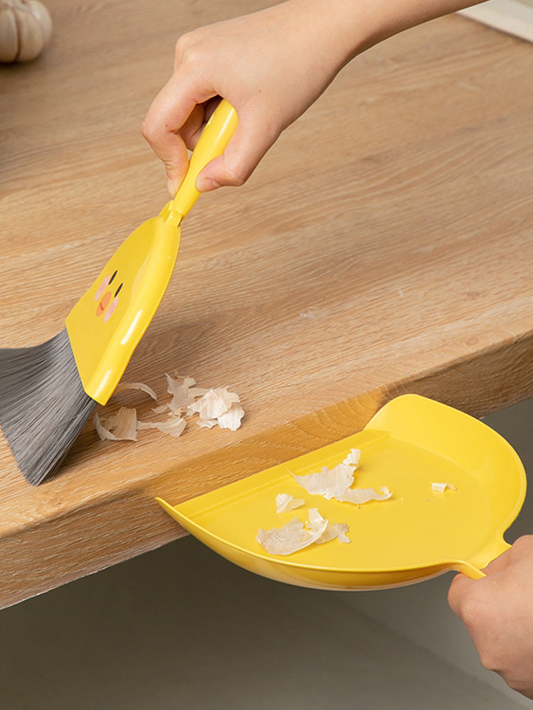 جاروف بطوط صغير مع فرشاة