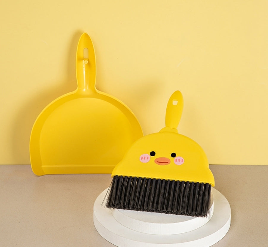 جاروف بطوط صغير مع فرشاة