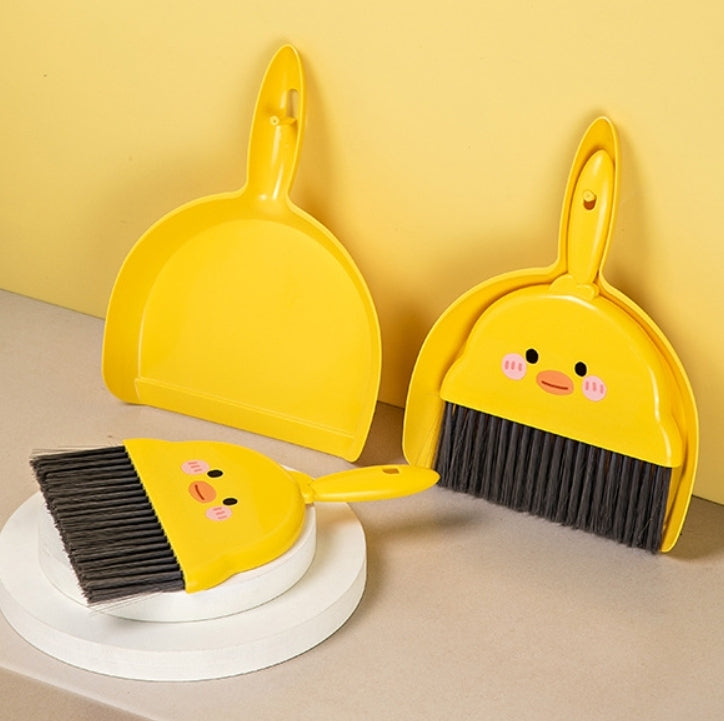 جاروف بطوط صغير مع فرشاة