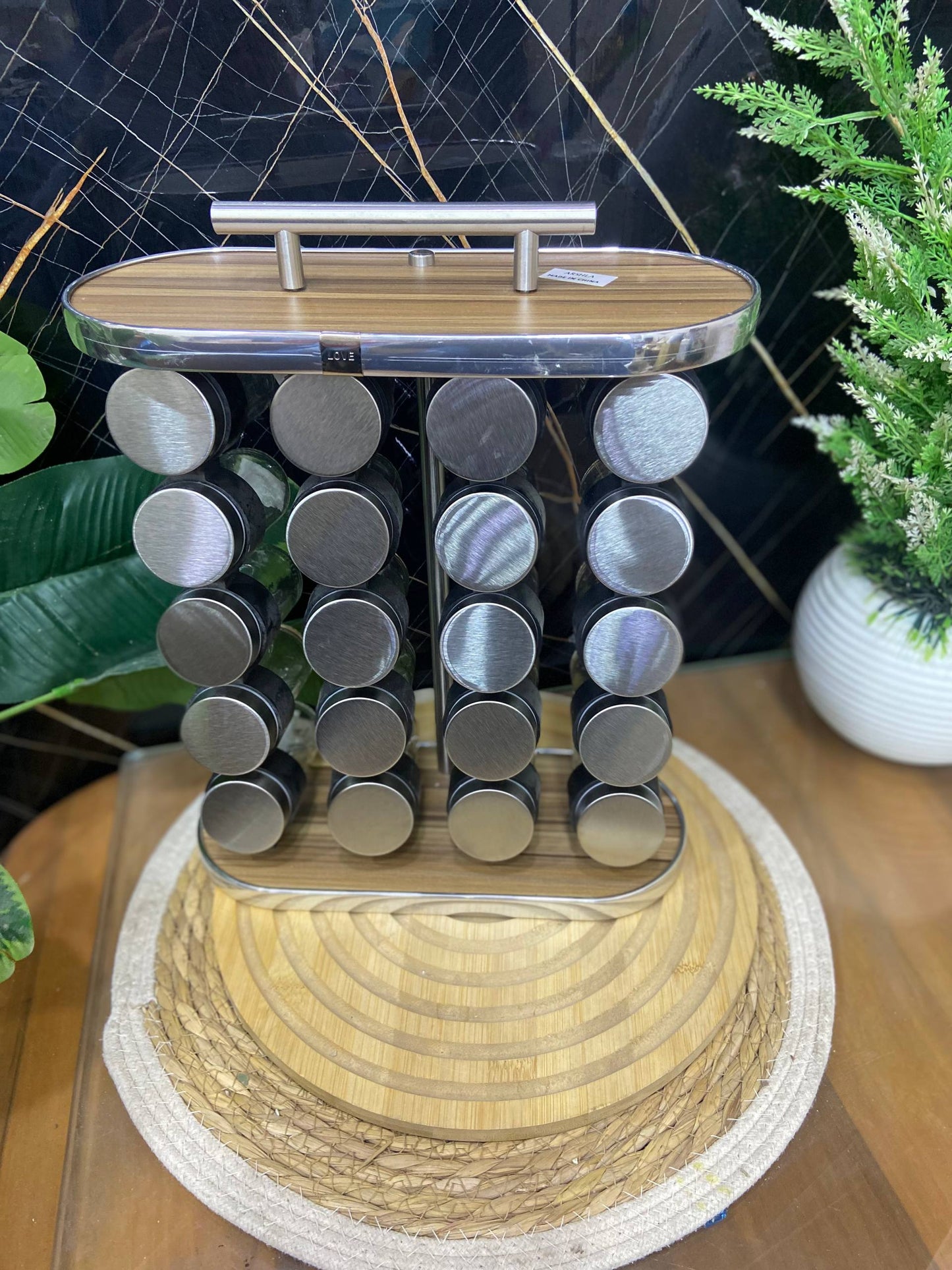 طقم توابل دوار 20 قطعة ببرطمانات زجاجية – تنظيم فندقي وسهولة الوصول لكل بهاراتك