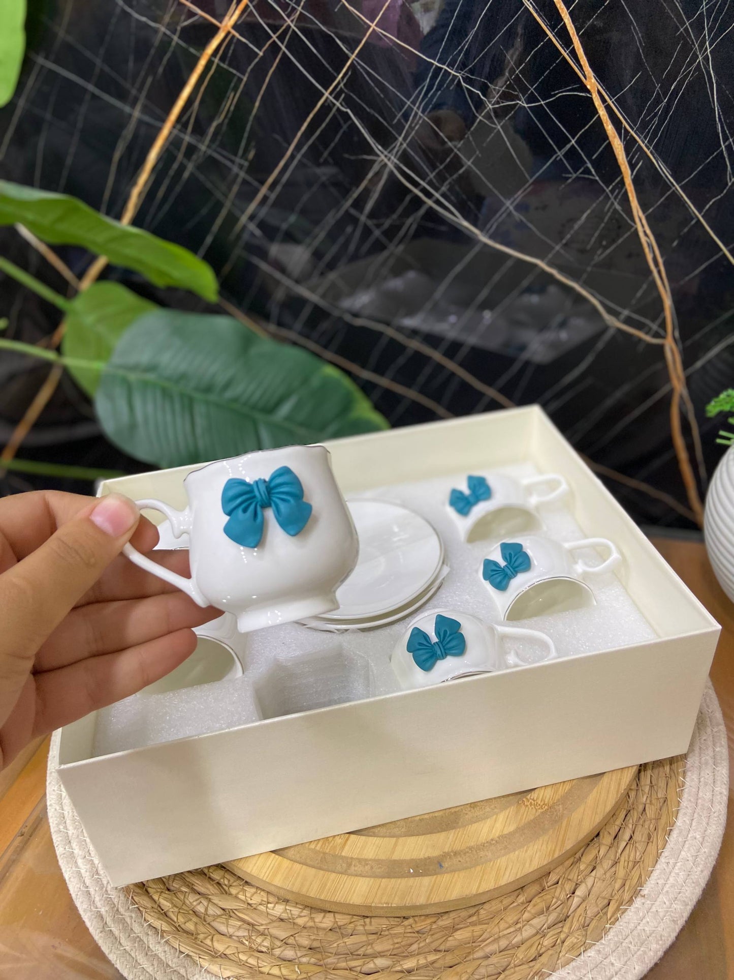 طقم فناجين قهوة وشاي بفيونكة (12 قطعة)