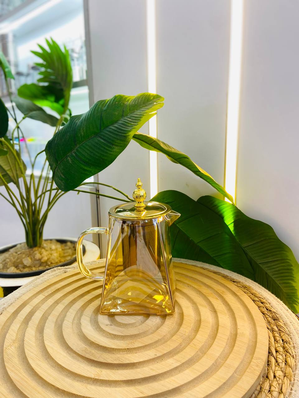 براد بايركس حراري مربع باللون العسلي الأنيق