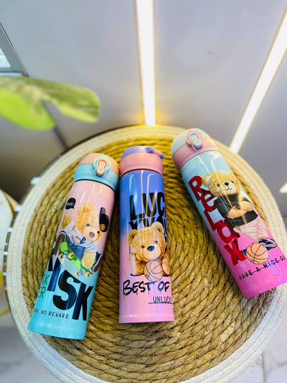 مج حافظ للحرارة استانلس 304 بطبعة دباديب رياضية (غطاء قفل)