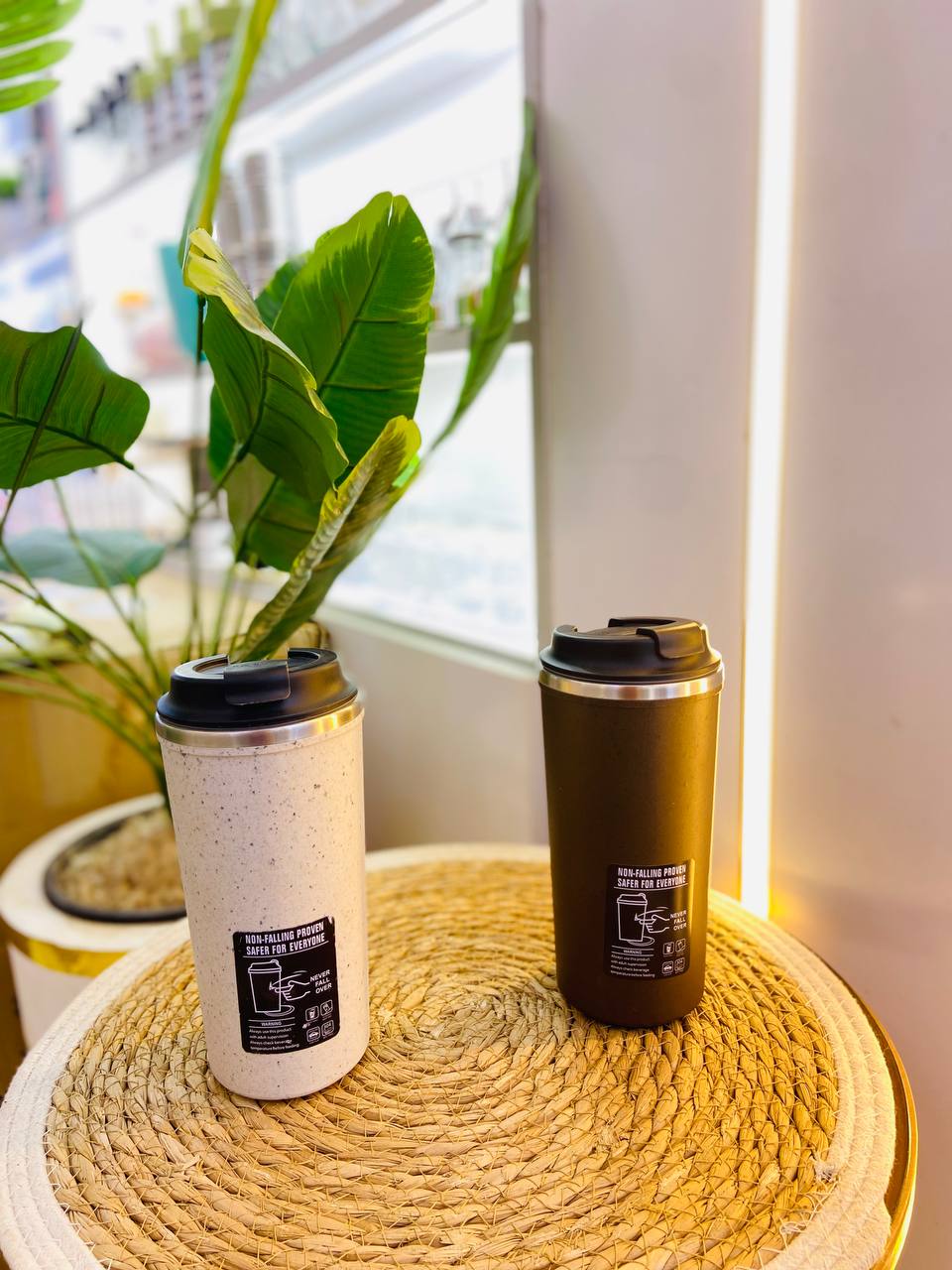 مج حافظ للحرارة استانلس 304 بقاعدة مانعة للانزلاق (350 مل)