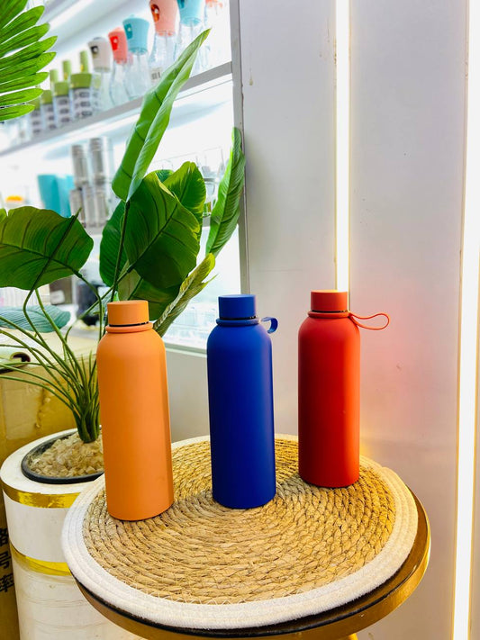 زمزمية استانلس 304 رابر ألوان مطفية بحبل (500 مل)