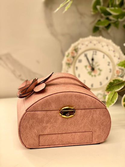 منظم مجوهرات واكسسوارات ملكي – حماية فائقة وتنظيم ذكي لمقتنياتك الغالية