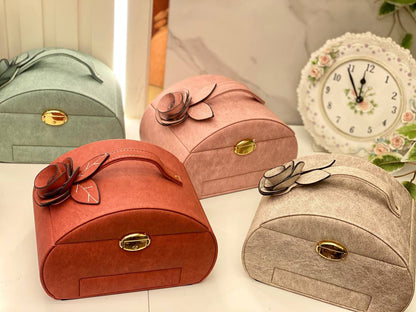 منظم مجوهرات واكسسوارات ملكي – حماية فائقة وتنظيم ذكي لمقتنياتك الغالية