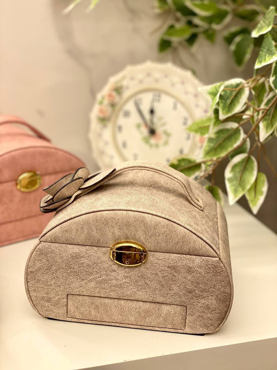 منظم مجوهرات واكسسوارات ملكي – حماية فائقة وتنظيم ذكي لمقتنياتك الغالية