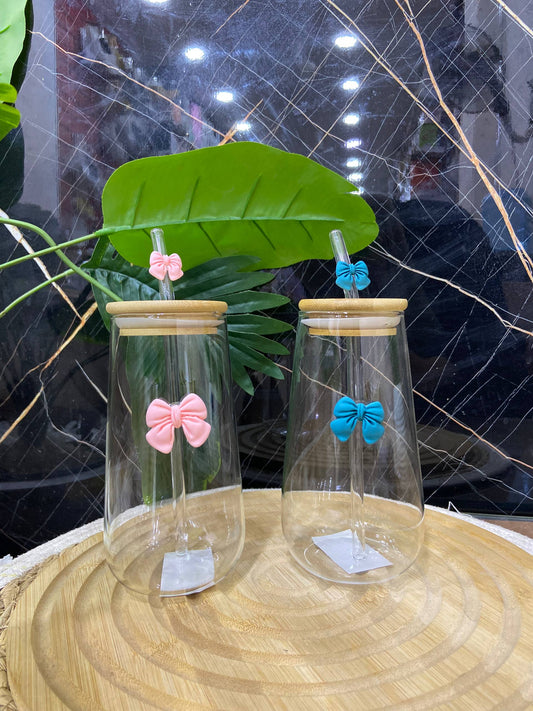 مج آيس كوفي زجاجي - تصميم فيونكة بغطاء خشب وقشة زجاجية